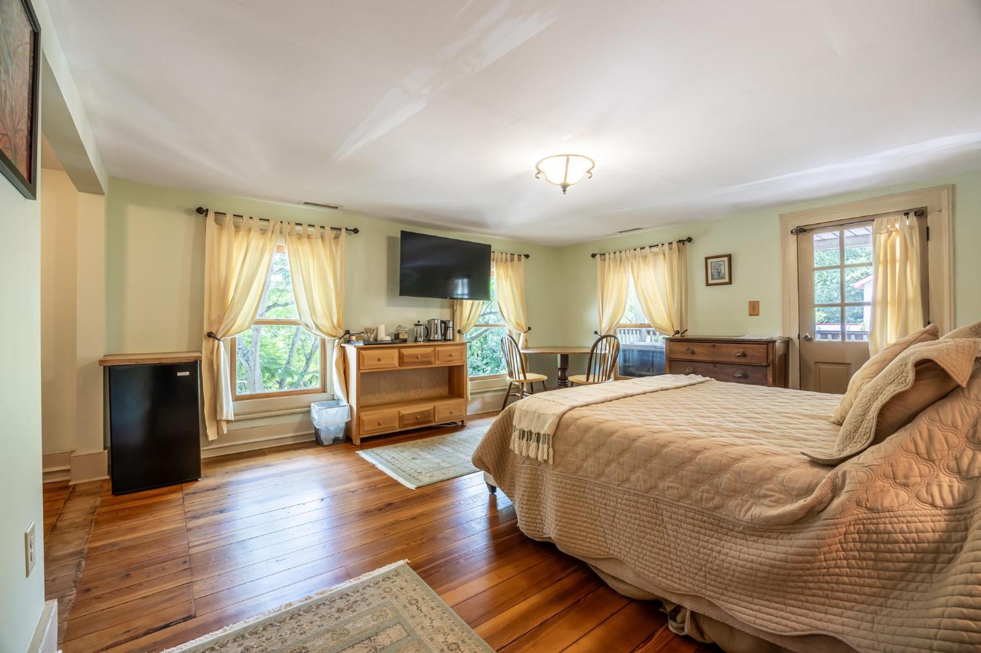 Bliss Point Farm And B&B, Llc Earlysville Ngoại thất bức ảnh